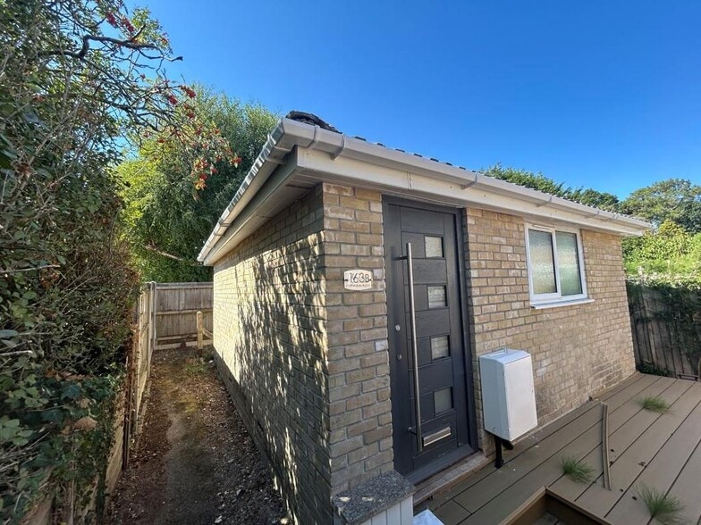 163B Phelipps Rd, Corfe Mullen for sale - Building Photo - Image 1 of 7