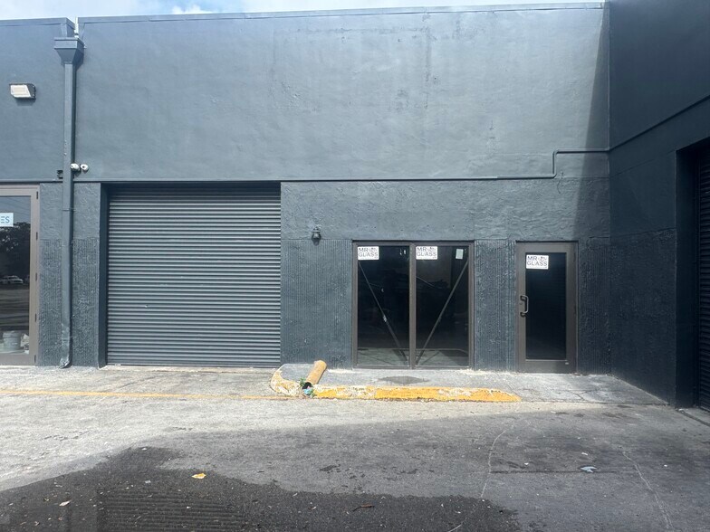 10401 SW 186th St, Miami, FL à louer - Photo du bâtiment - Image 2 de 16