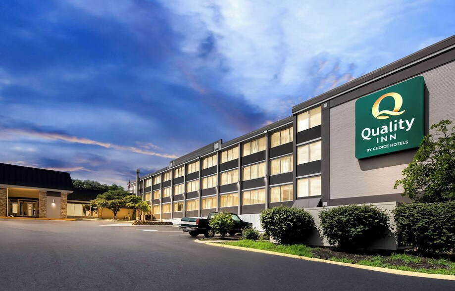 10 Rockridge Rd, Englewood, OH à vendre - Photo du bâtiment - Image 1 de 7