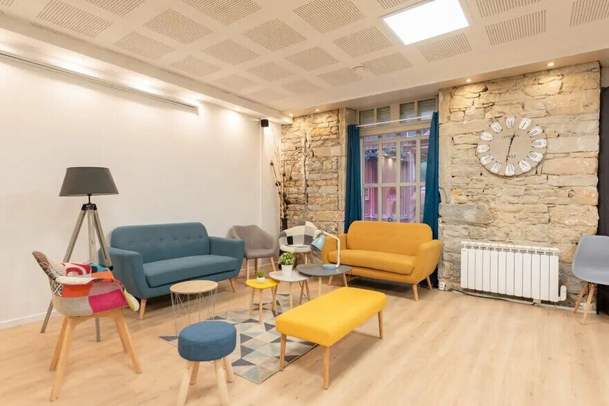 Retail in Lyon for lease - Interior Photo - Image 3 of 10