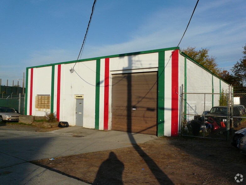 215 Lamberton St, New Haven, CT à vendre - Photo du bâtiment - Image 2 de 2