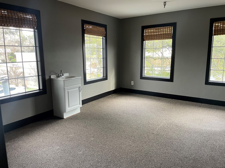 7940 California Ave, Fair Oaks, CA à louer - Photo intérieure - Image 3 de 5