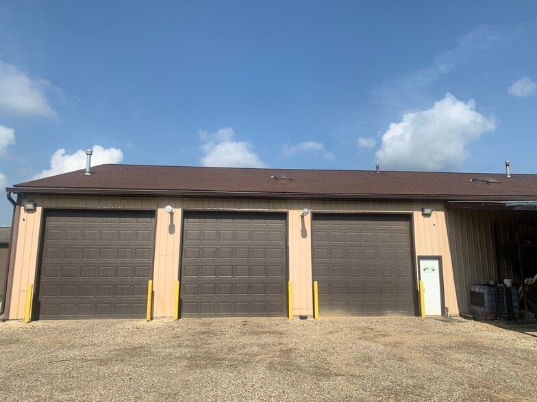 463 Etheridge Blvd S, Canal Fulton, OH for lease - Building Photo - Image 2 of 3