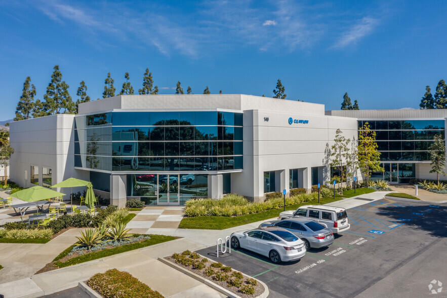 140 Technology Dr, Irvine, CA for lease - Primary Photo - Image 1 of 7