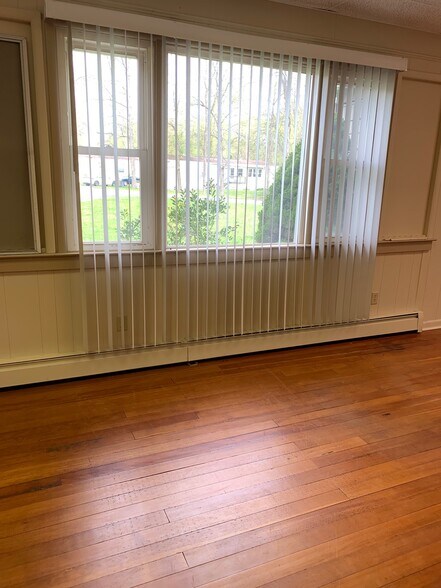 499 Route 299, Highland, NY à louer - Photo du bâtiment - Image 3 de 8