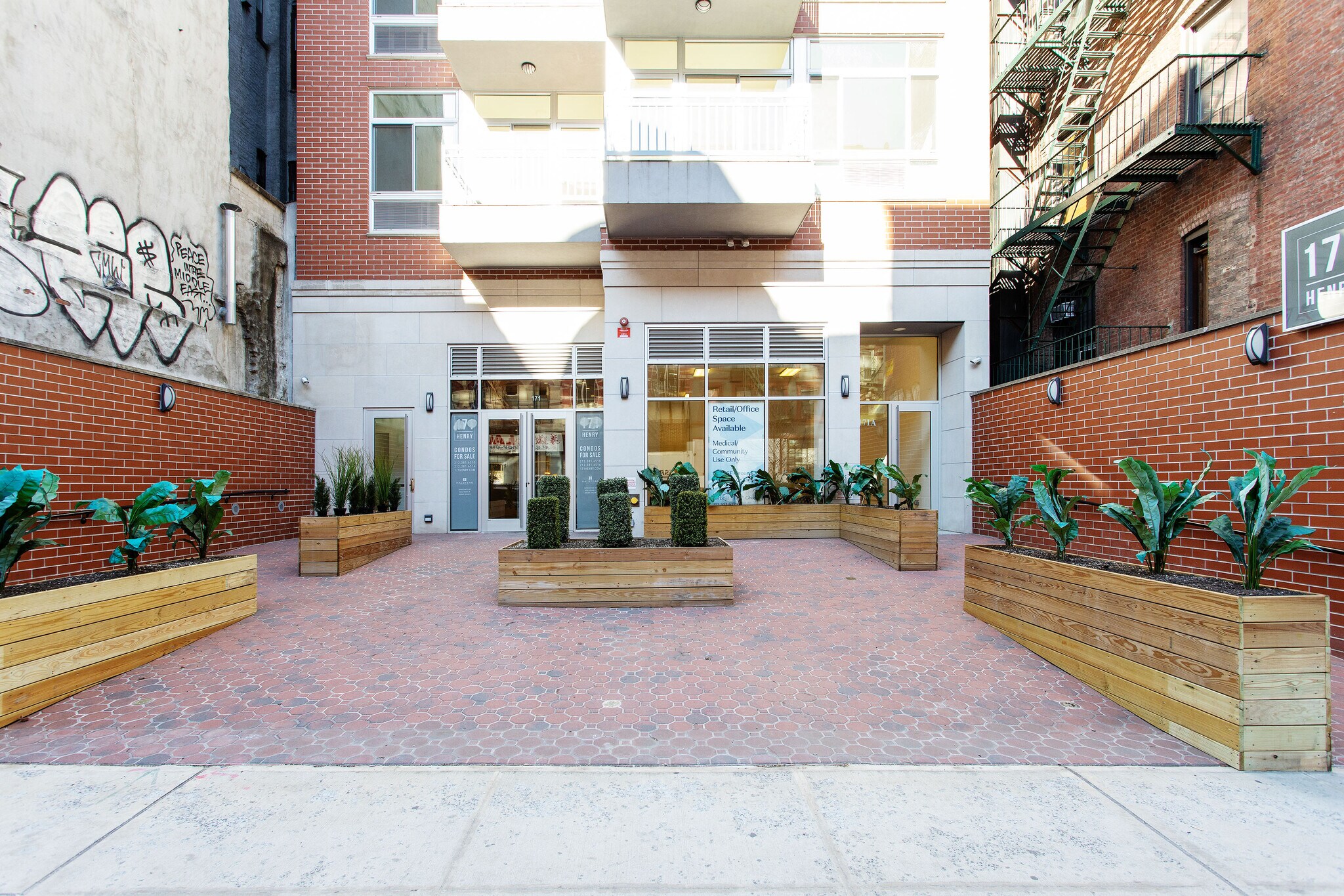 171 Henry St, New York, NY à louer Photo du bâtiment- Image 1 de 4