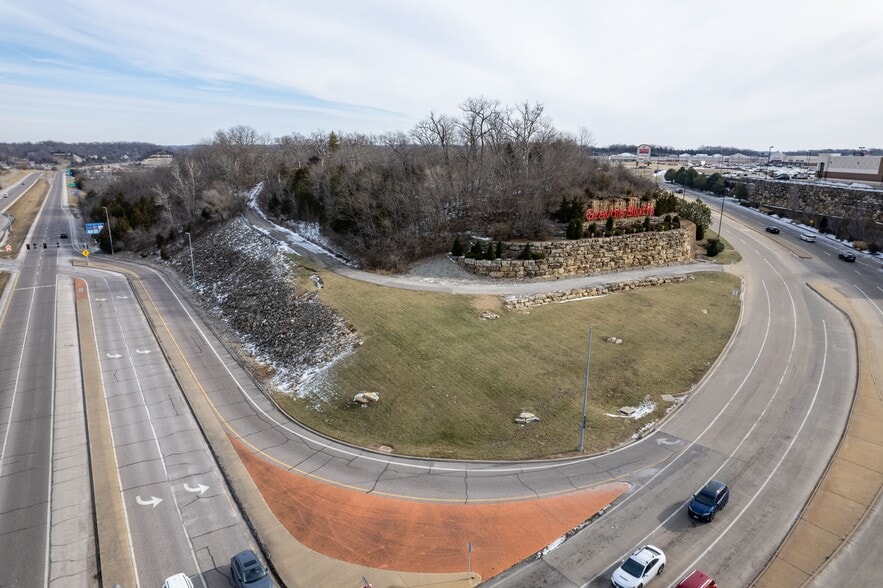 175 Misty Manor Rd, Fenton, MO à vendre - Photo du bâtiment - Image 2 de 10