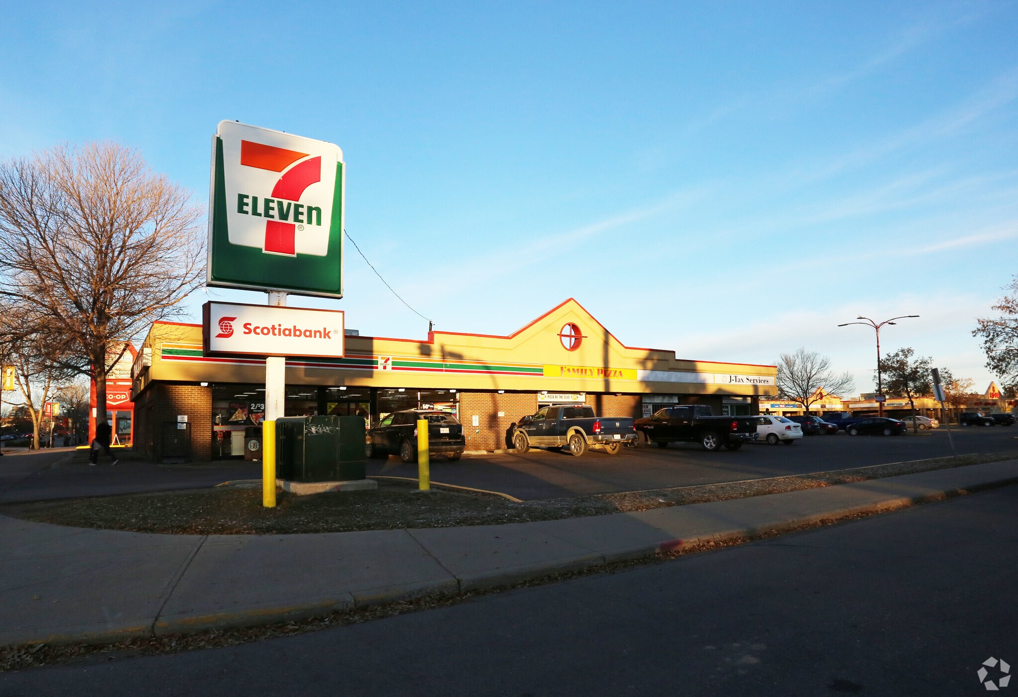 4702 50 St, Red Deer, AB for sale Primary Photo- Image 1 of 1