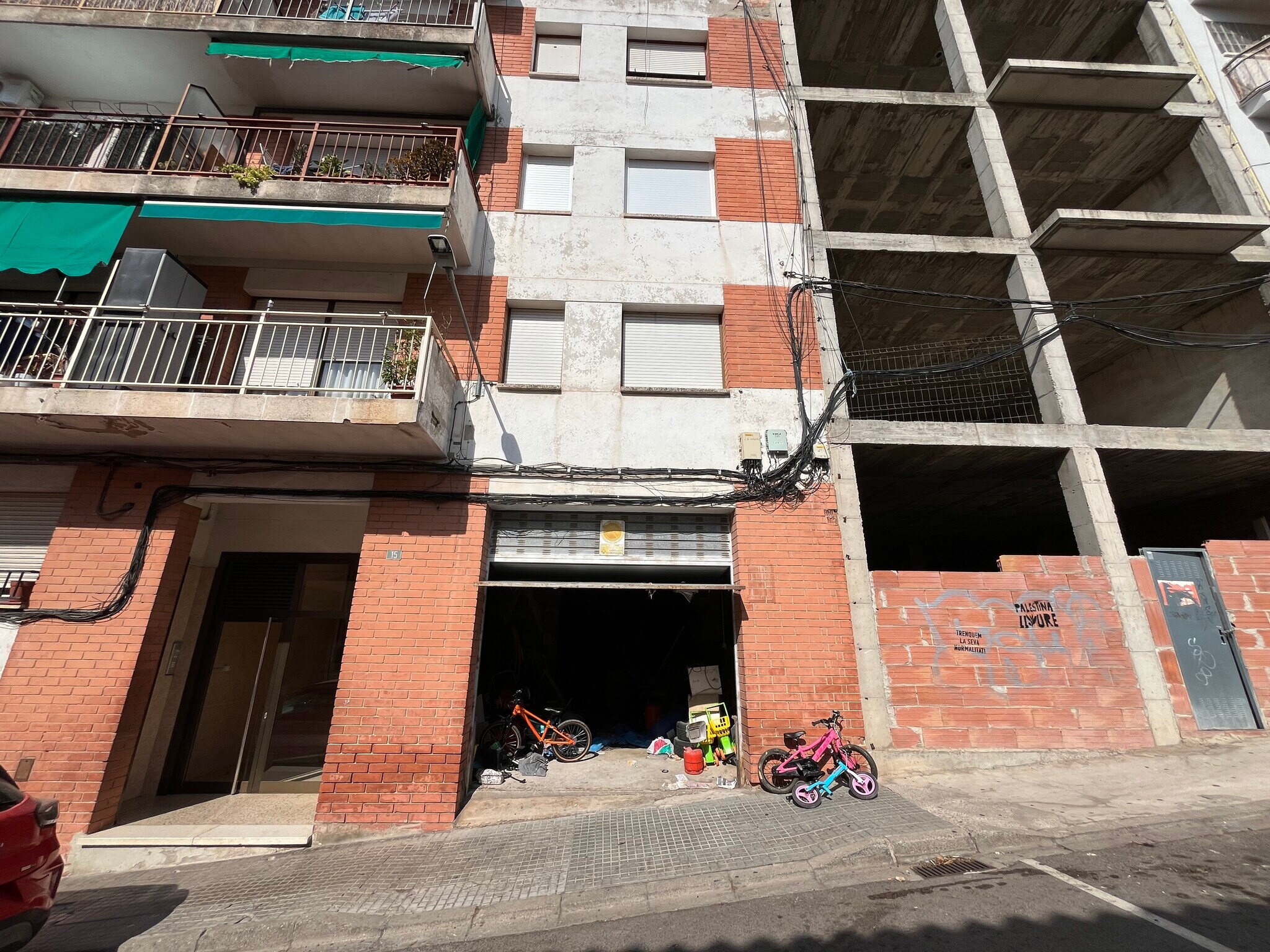 Immeuble residentiel dans Esparreguera, Barcelona à vendre Photo du bâtiment- Image 1 de 5