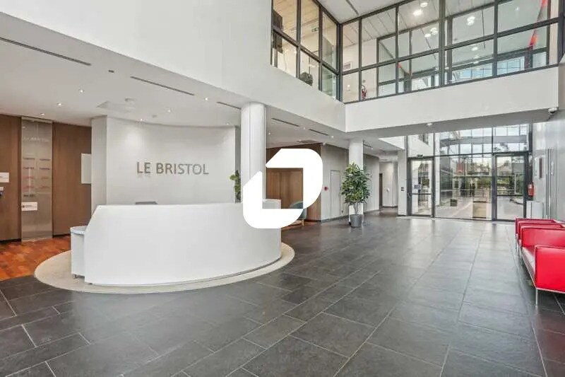 Bureau dans Vincennes à louer - Hall d’entrée - Image 2 de 32