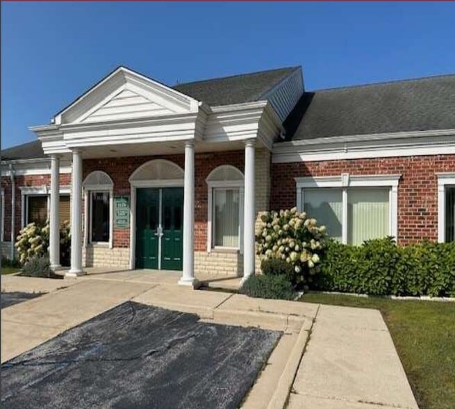 11376 Broadway, Crown Point, IN for lease - Building Photo - Image 2 of 11