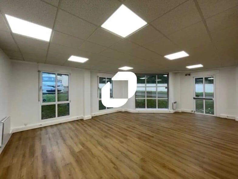 33 Rue Belissen, Francheville for lease - Building Photo - Image 3 of 8