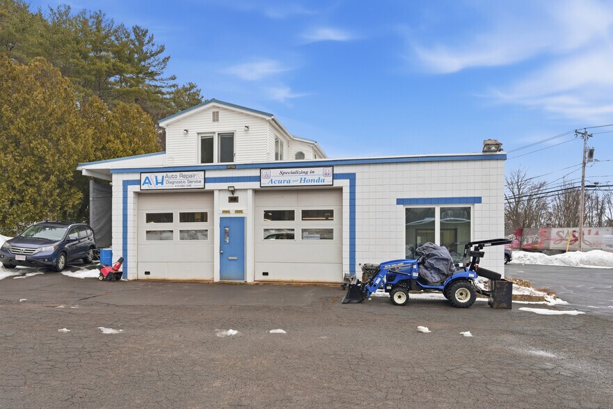 222 King Ave, Northampton, MA à vendre - Photo du bâtiment - Image 2 de 12