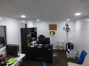 1419 5th Ave, Aurora, IL for lease Interior Photo- Image 1 of 4