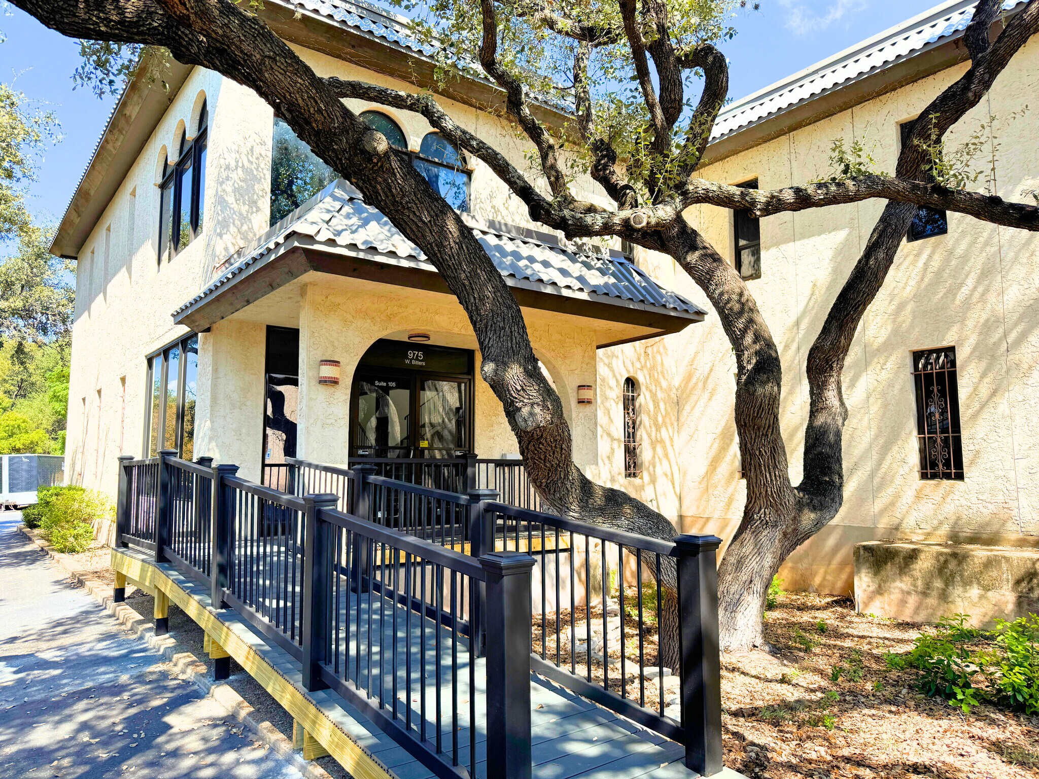 975 W Bitters Rd, San Antonio, TX à louer Photo du bâtiment- Image 1 de 14