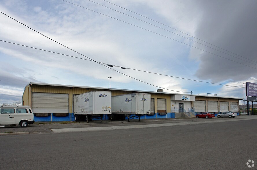 585 Depaoli St, Reno, NV à louer - Photo principale - Image 1 de 3