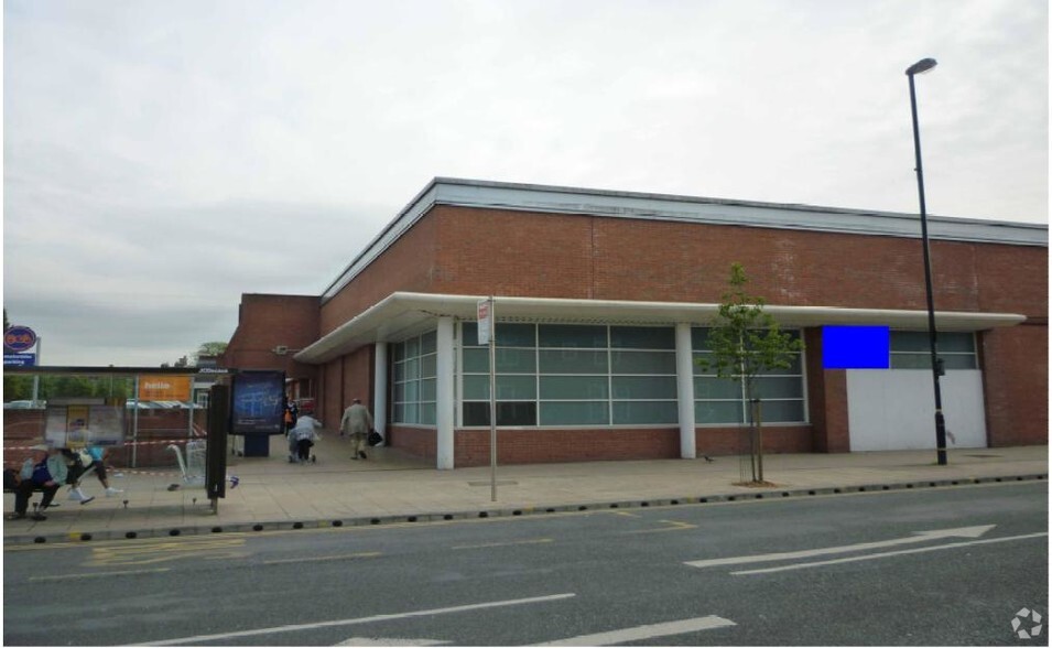 Lloyd St, Altrincham for lease - Building Photo - Image 2 of 3