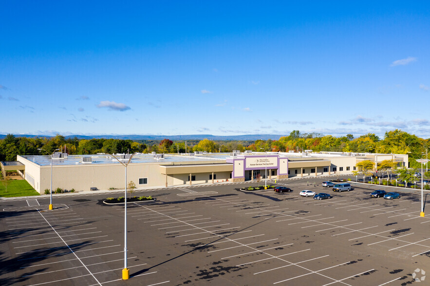 164 Columbia Tpke, Rensselaer, NY for sale - Primary Photo - Image 1 of 1