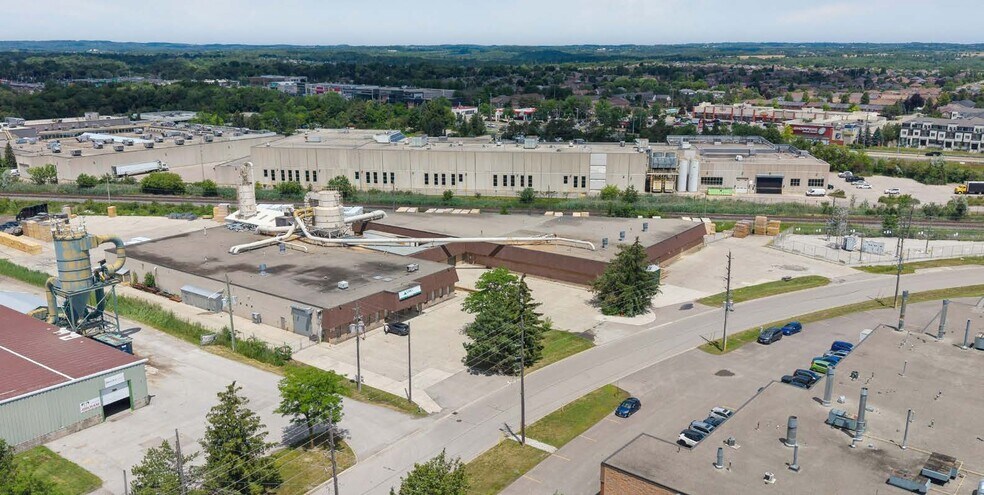 643 Hardwick Rd, Bolton, ON à vendre - Photo du bâtiment - Image 2 de 3