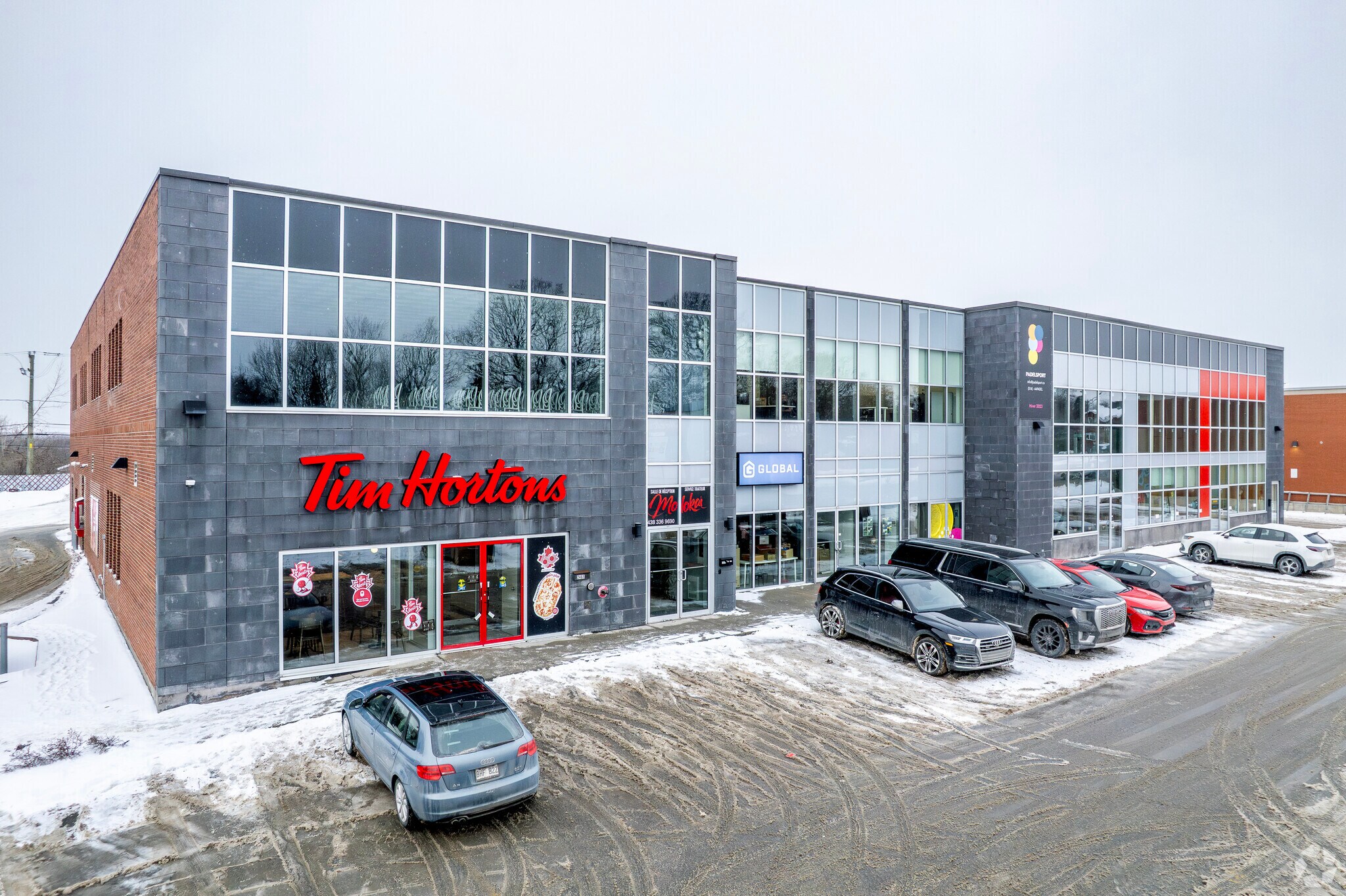 2475 Bd St Martin Est Laval Quebec, Laval, QC à vendre Photo principale- Image 1 de 1