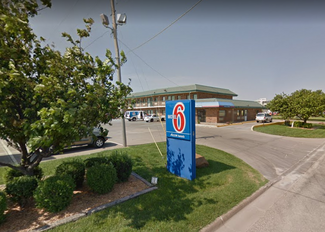 Plus de détails pour 635 W Diamond Dr, Salina, KS - Services hôteliers à vendre