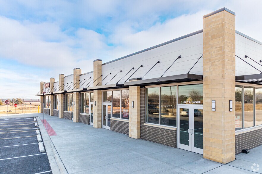 20-28 N Randall Rd, North Aurora, IL à louer - Photo du bâtiment - Image 2 de 6