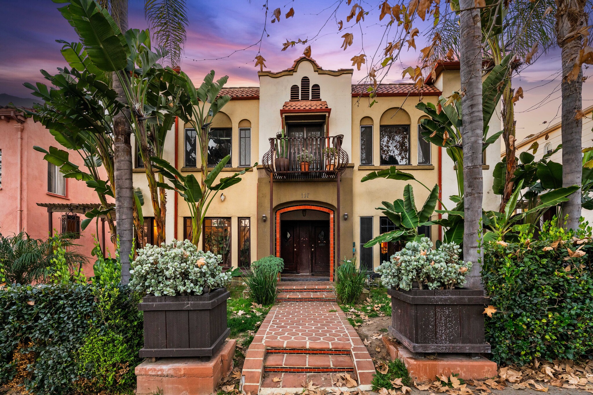 137 N Kenmore Ave, Los Angeles, CA for sale Primary Photo- Image 1 of 16