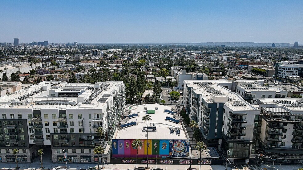 6230 W Sunset Blvd, Los Angeles, CA à vendre - Photo du bâtiment - Image 1 de 6