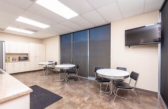 1260 DuPont Ct, Manteca, CA for sale Interior Photo- Image 2 of 15
