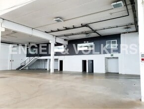 Industriel dans Llinars del Vallès, Barcelona à louer Photo du bâtiment- Image 2 de 6