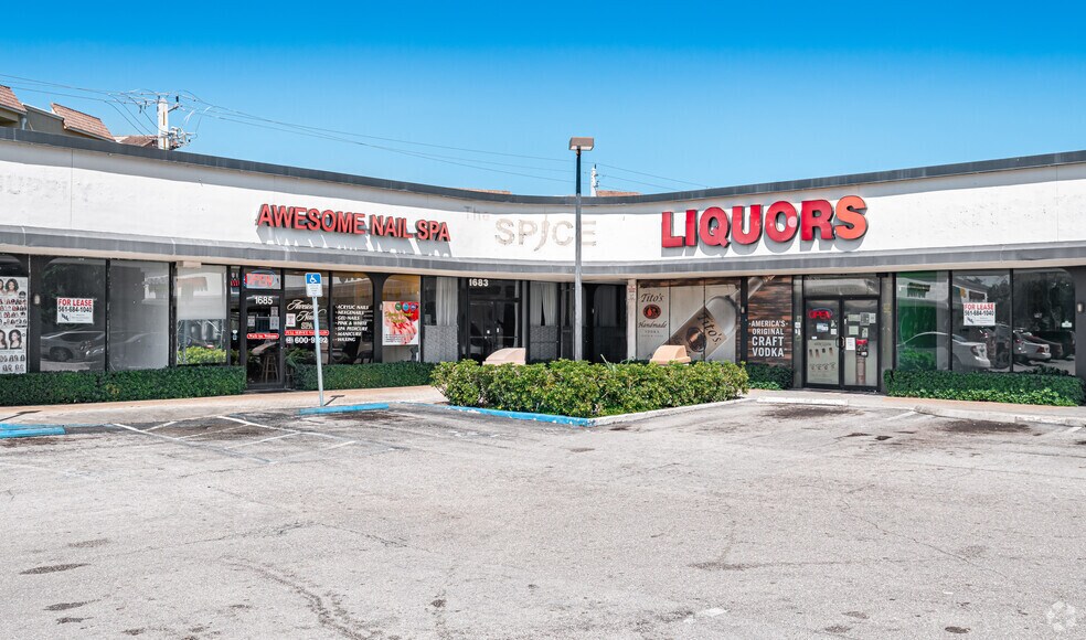 1675 Forum Pl, West Palm Beach, FL à louer - Photo du bâtiment - Image 3 de 6