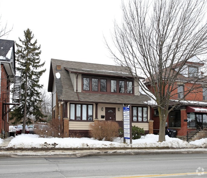182 Queen St W, Brampton, ON for sale - Primary Photo - Image 1 of 1