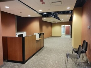 2828 N Clark St, Chicago, IL for lease Interior Photo- Image 2 of 33