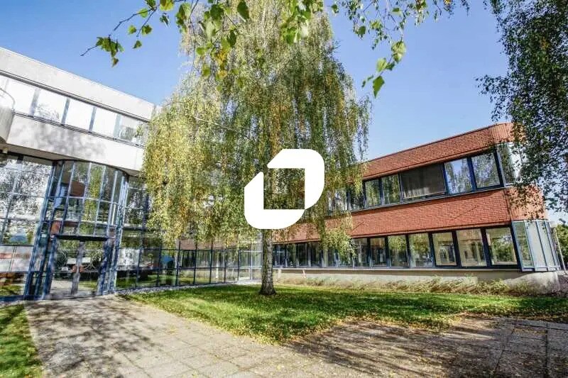 1 Rue Francois Geoffre, Montigny-le-Bretonneux à vendre - Photo du bâtiment - Image 2 de 8