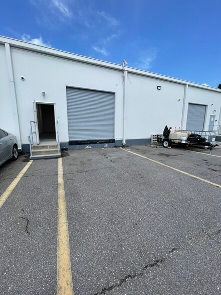 6011 Benjamin Rd, Tampa, FL for lease - Building Photo - Image 3 of 18