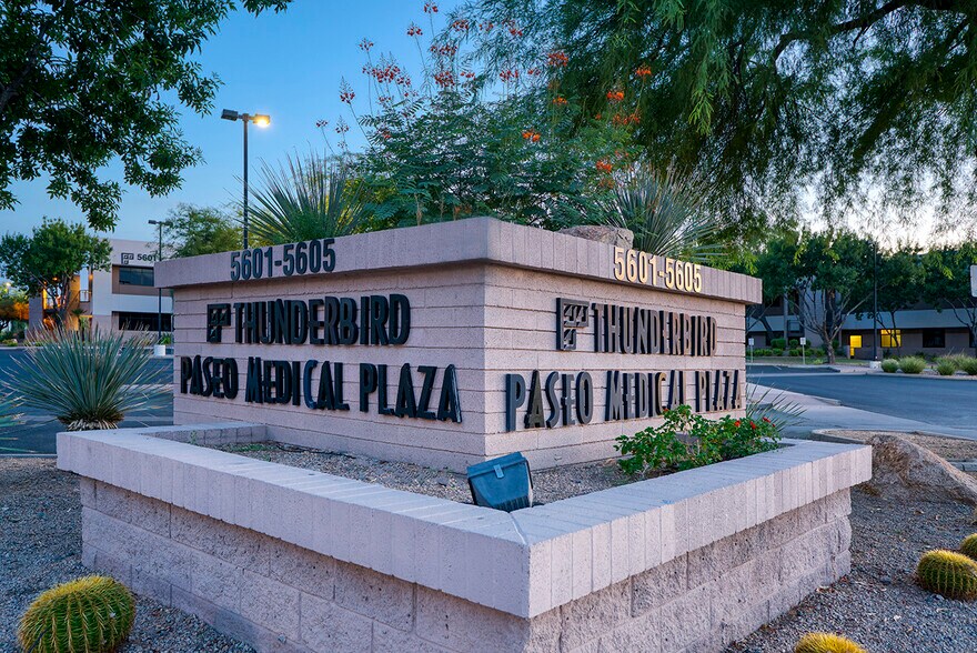 5601 W Eugie Ave, Glendale, AZ à louer - Photo du bâtiment - Image 3 de 5