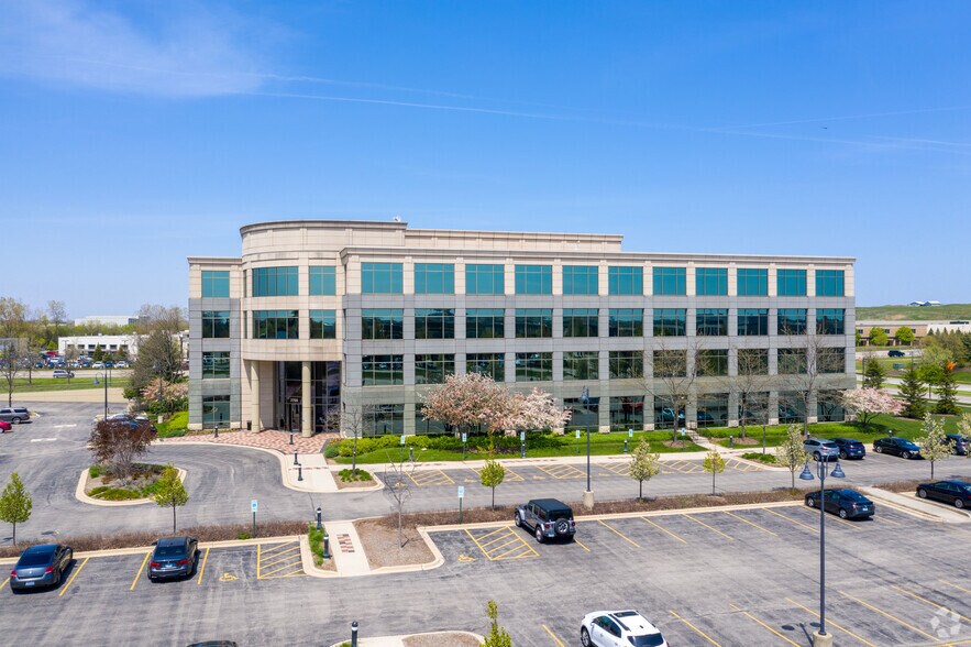 2700 Patriot Blvd, Glenview, IL à louer - Photo du bâtiment - Image 2 de 13