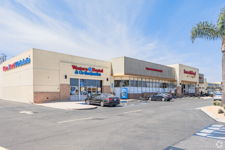 220 E Compton Blvd, Compton, CA à vendre - Photo du bâtiment - Image 2 de 7
