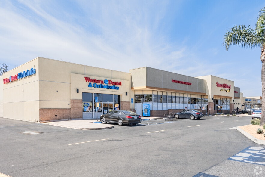 220 E Compton Blvd, Compton, CA à vendre - Photo du bâtiment - Image 2 de 7