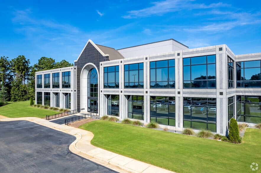 5400 Riverside Dr, Macon-Bibb, GA à louer - Photo du bâtiment - Image 2 de 6