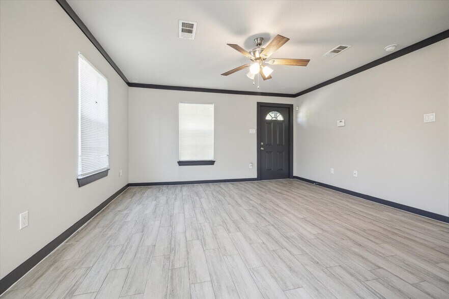 4610 Denmark St, Houston, TX à vendre - Photo du bâtiment - Image 2 de 20