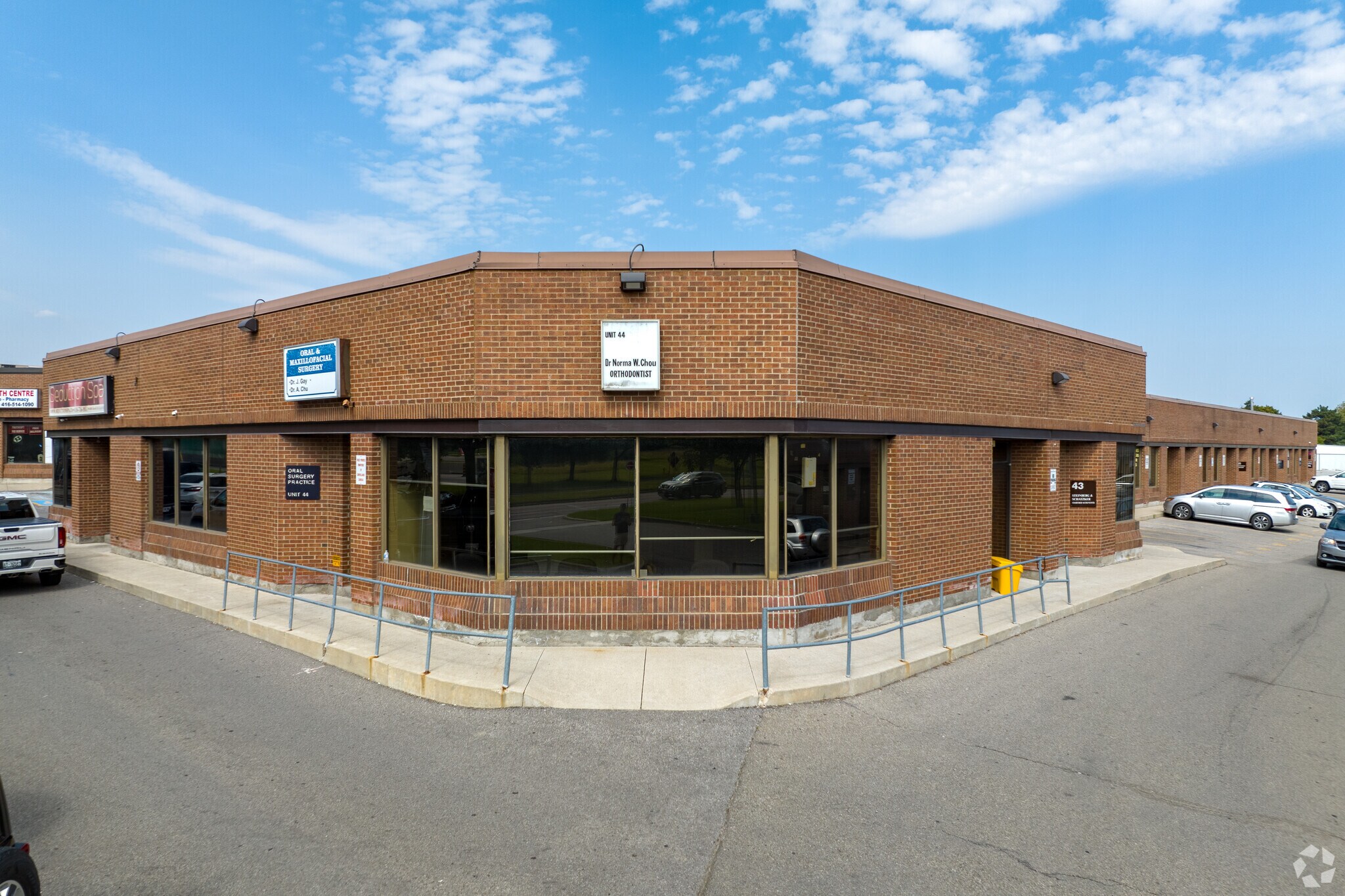 4801 Keele St, Toronto, ON à vendre Photo du bâtiment- Image 1 de 1