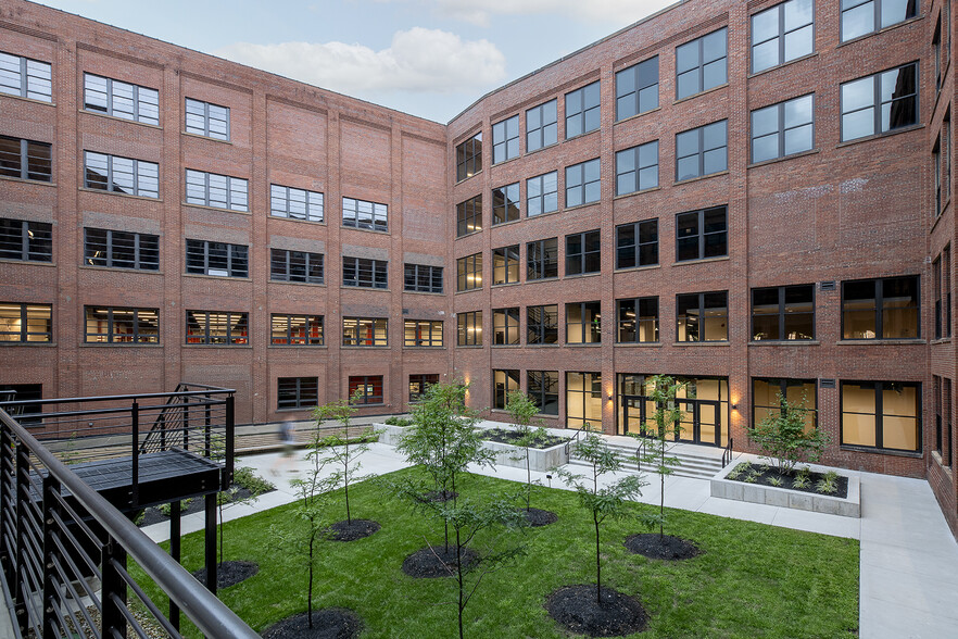 1200 E Market St, Akron, OH for lease - Building Photo - Image 3 of 11