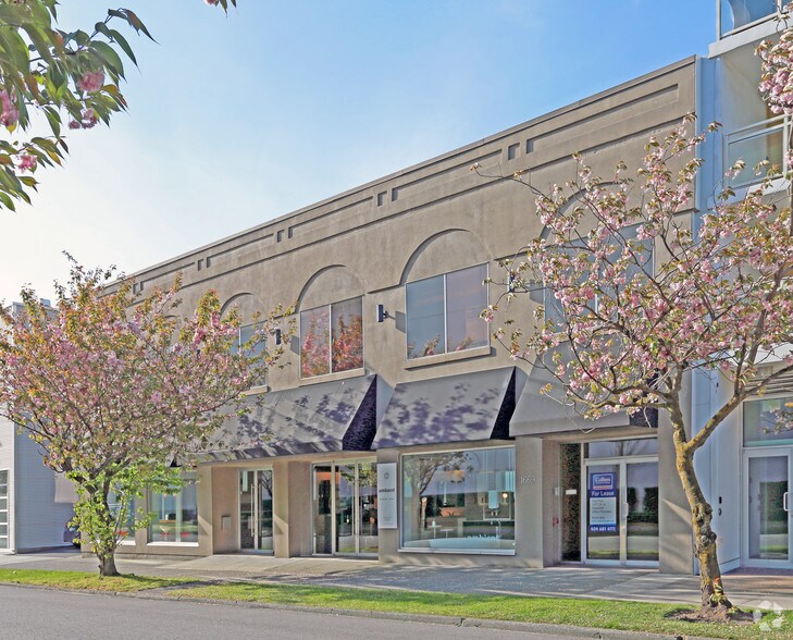 1669 W 3rd Ave, Vancouver, BC à louer - Photo du bâtiment - Image 3 de 9