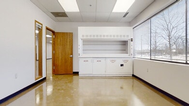 2725 S Industrial Hwy, Ann Arbor, MI for lease Building Photo- Image 2 of 5