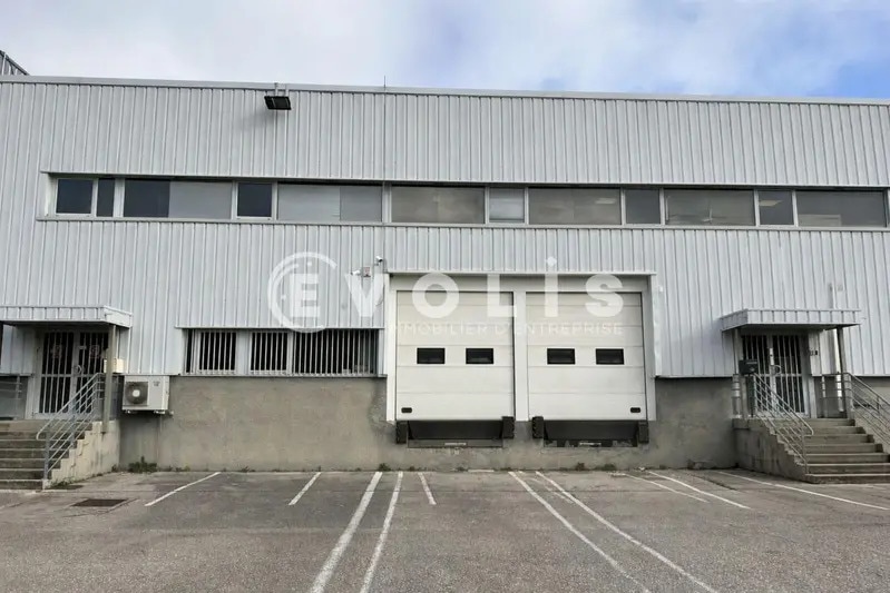 82 Avenue Des Arrivaux, Saint-Quentin-Fallavier for sale - Building Photo - Image 1 of 22