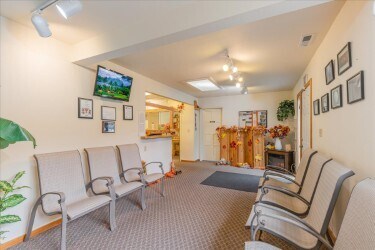 3784 SE High School Dr, Lincoln City, OR à vendre - Photo intérieure - Image 3 de 4