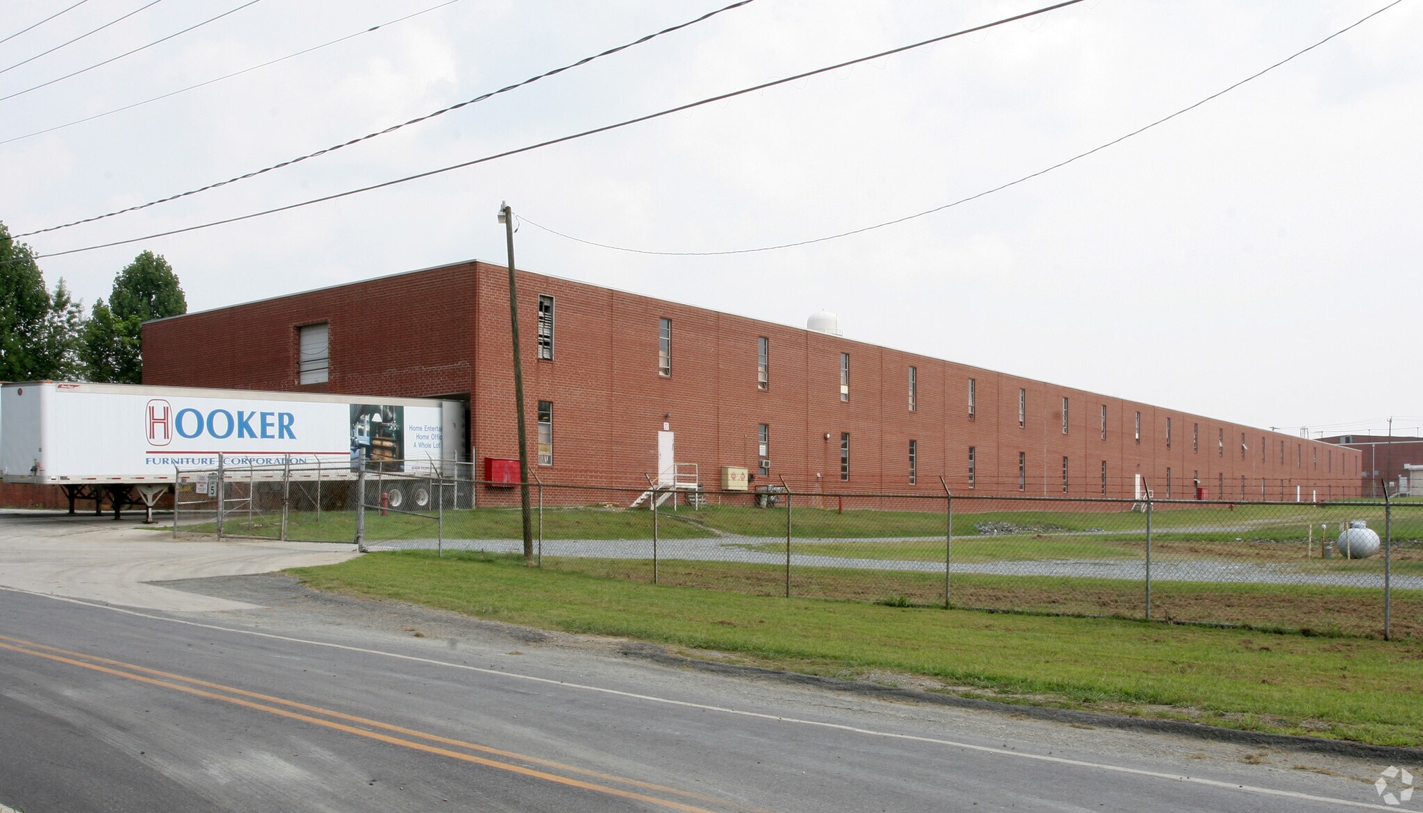 5921 Laurel Knoll Dr, Pleasant Garden, NC à louer Photo principale- Image 1 de 6