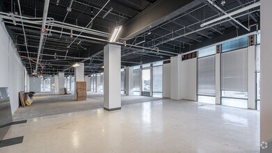 2100 West Loop South, Houston, TX for lease Interior Photo- Image 2 of 4