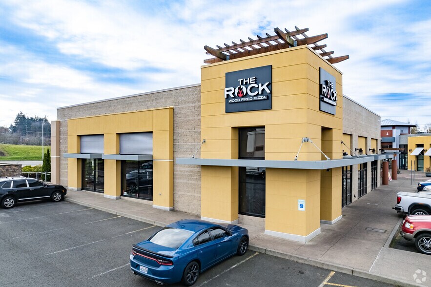 22401 NE Glisan St, Wood Village, OR for lease - Building Photo - Image 2 of 4